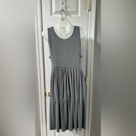 Saint Tropez West Gray sleeveless dress 🩶 - Picture 4 of 6